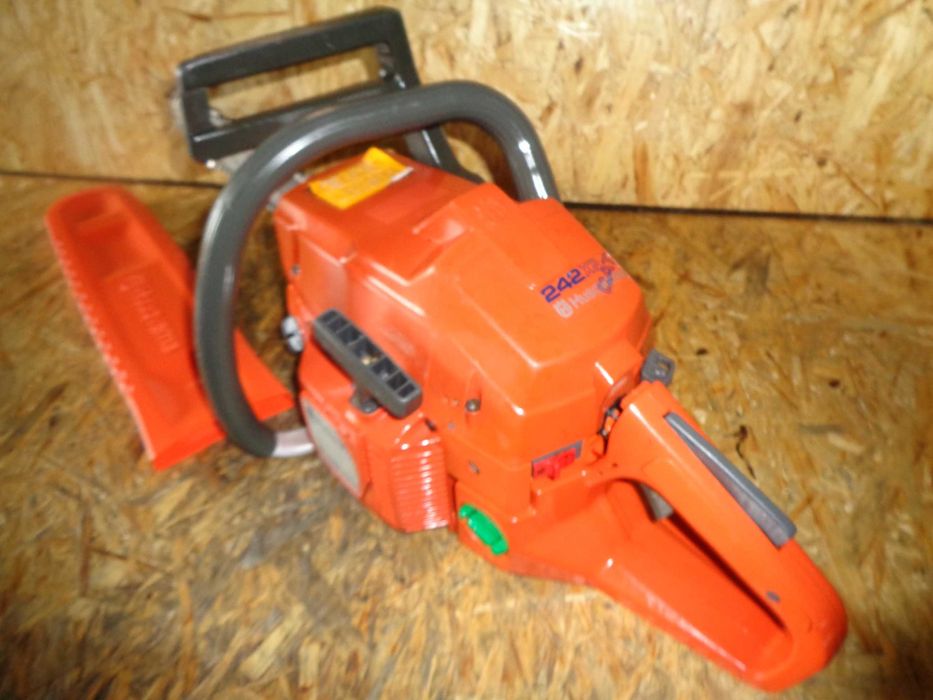 Piła pilarka spalinowa motorowa Husqvarna 242 XPG !!!