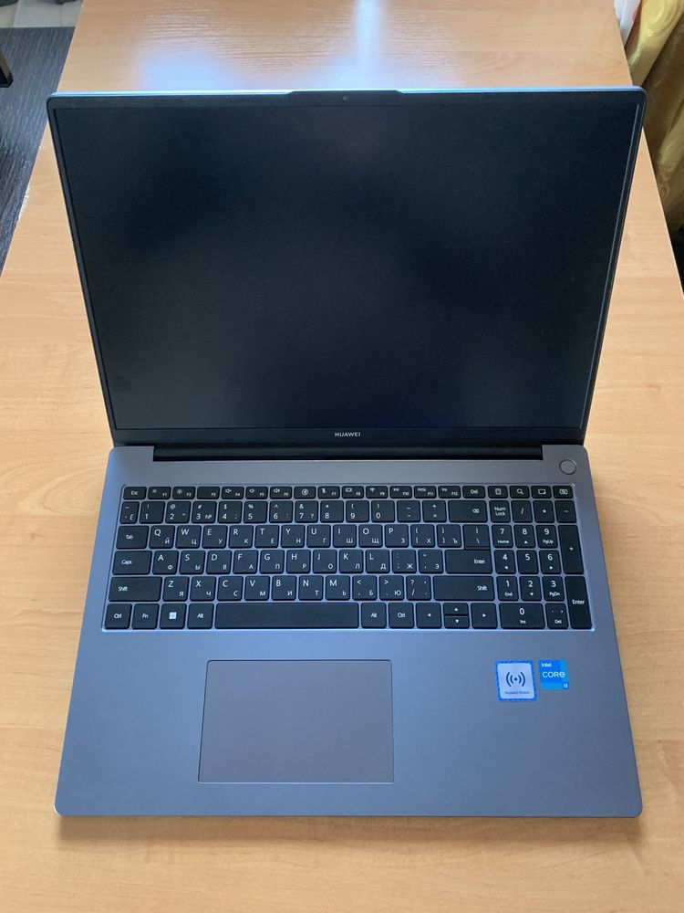 Продам хороший ноутбук HUAWEI MateBook D16