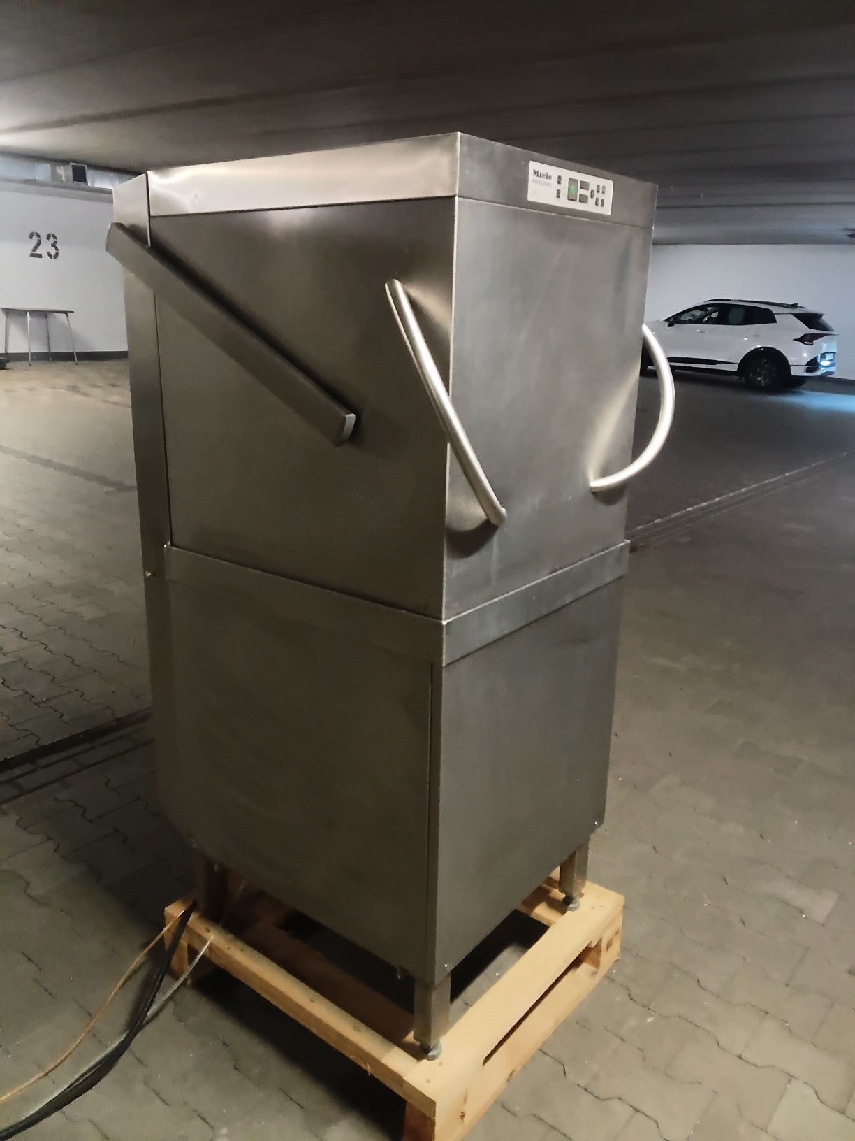 Zmywarka kapturowa gastronomiczna Miele