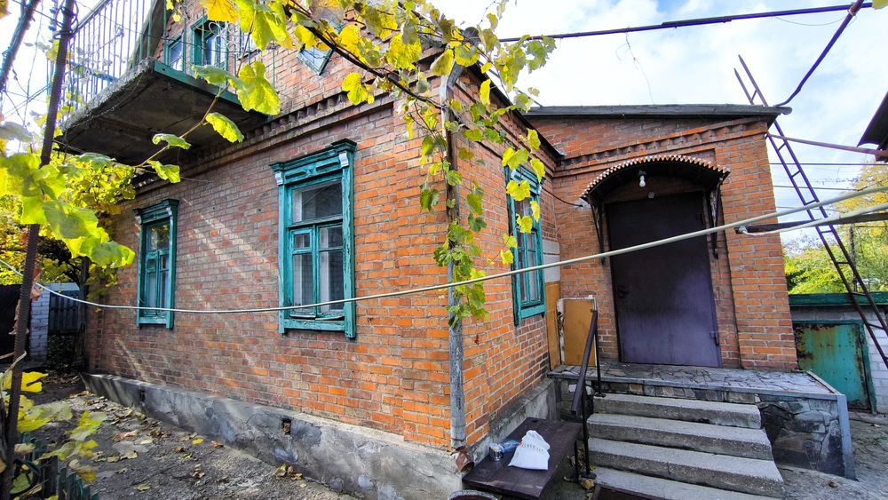 Продам добротний цегляний будинок у п. Мирний (пров. Привільний)