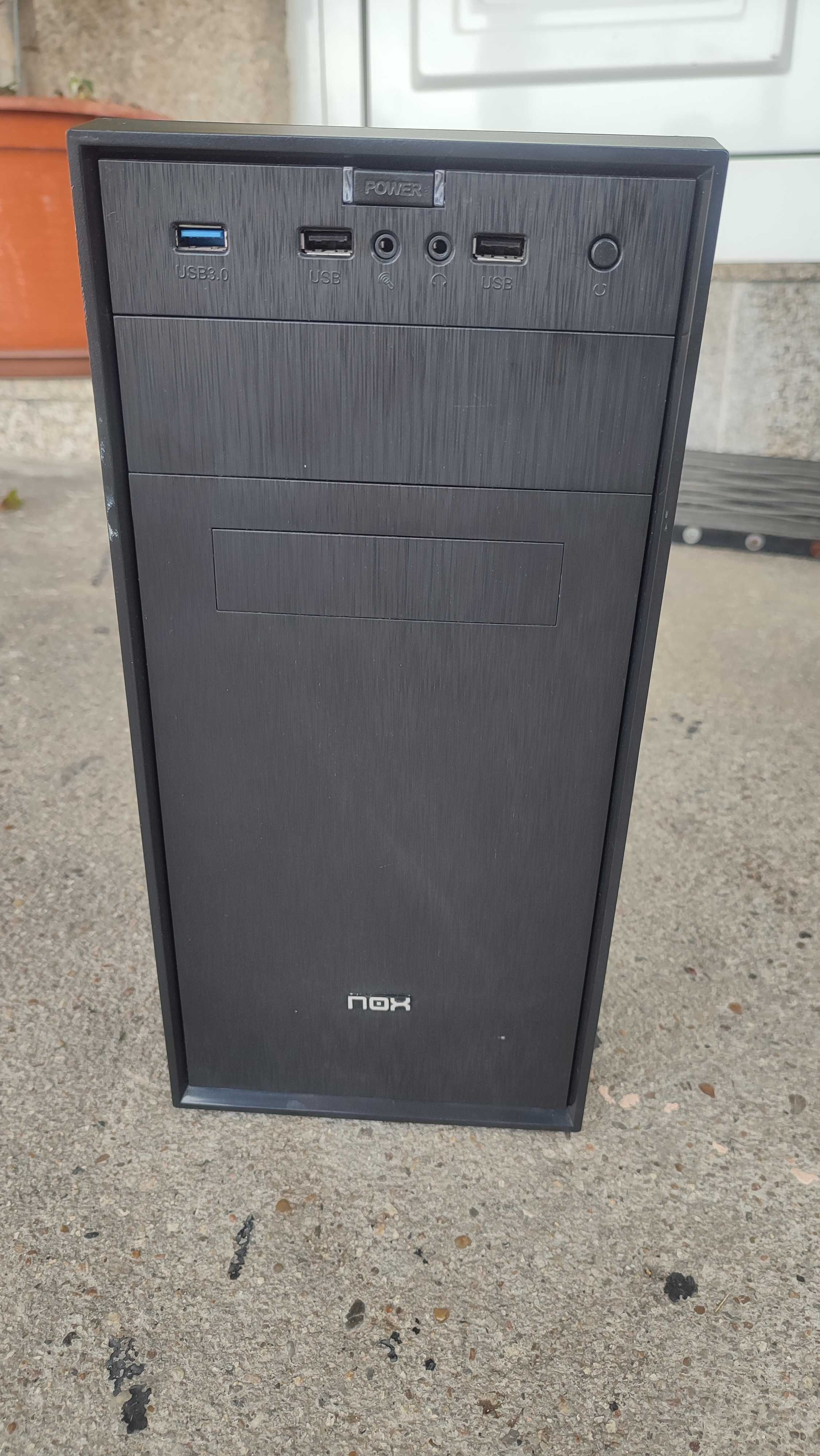 Torre de PC Fixo Como Nova