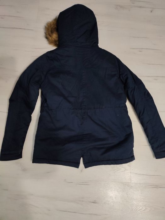 Продам новую  зимнюю куртку CROPP на подростка