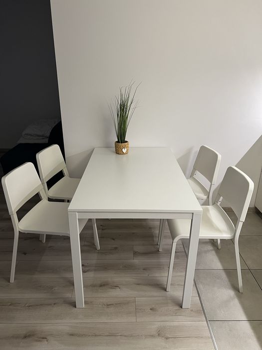 Stół i 4 krzesła z Ikea [Wymiary: 125x75]