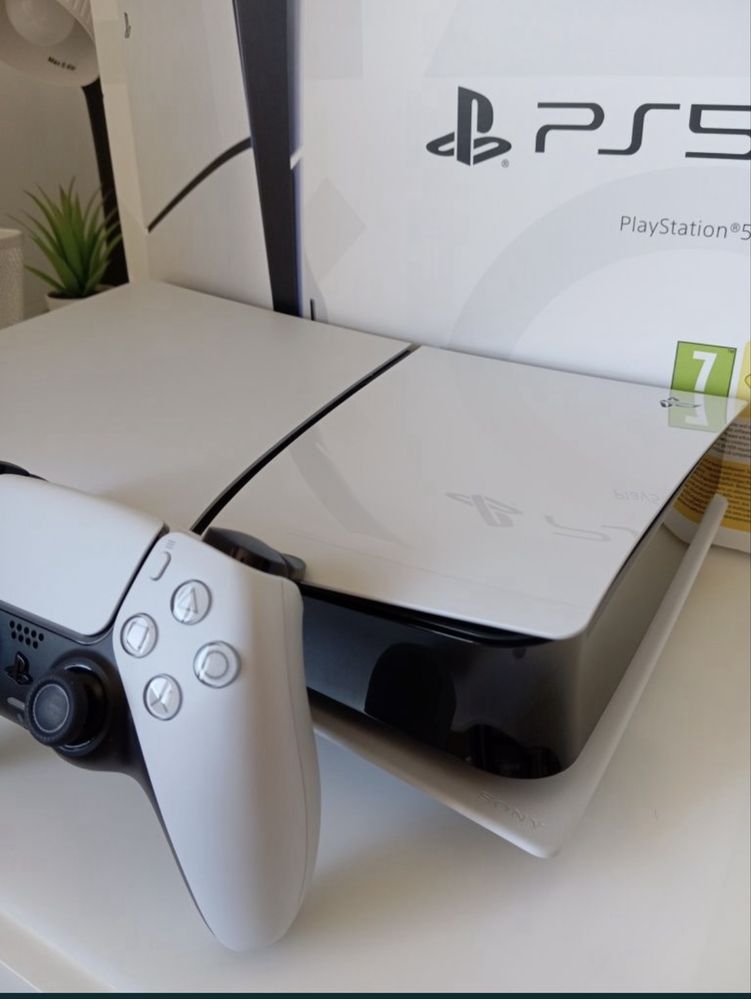 Sony PlayStation 5 Slim - Console 1TB (Modelo com Leitor de Disco)