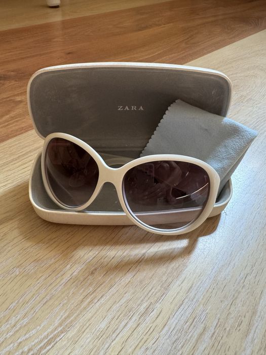 Продам солнцезащитные женские очки. Легкие удобные,модные красивые.