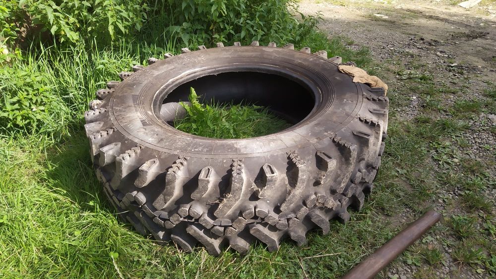 Opony do ciągnika C-360, rozm. 420/70R28