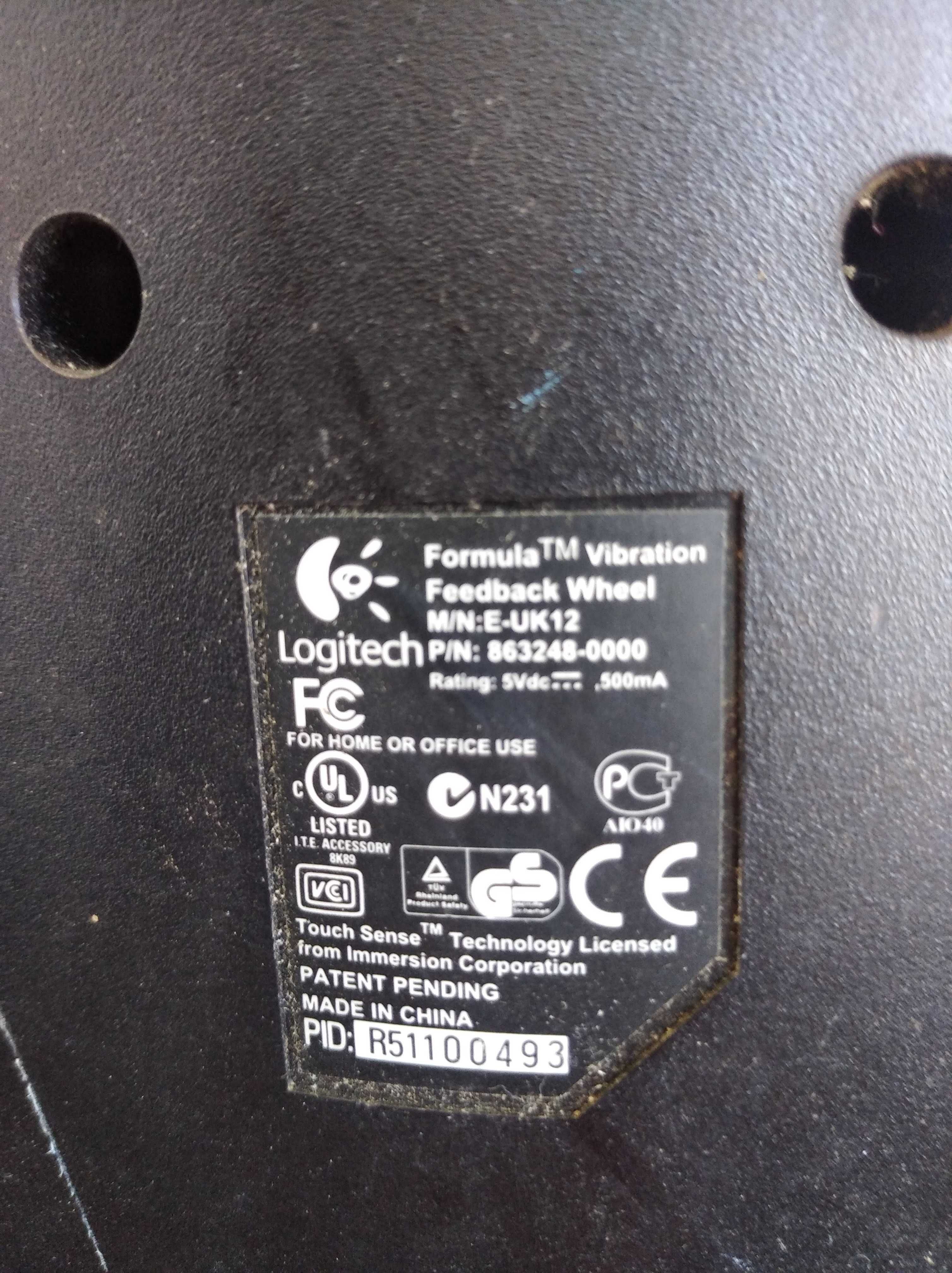 Vende se Volante + pedais Logitech Formula para PC