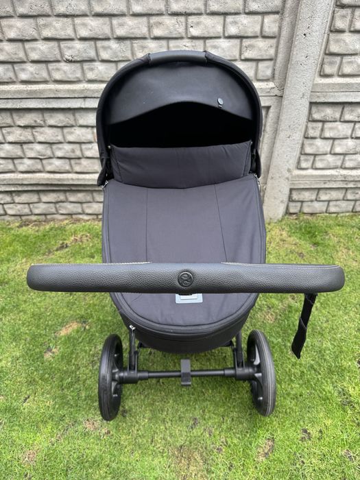 Cybex Priam 4.0 Black / Black Matt ( Gondola + Stelaż )