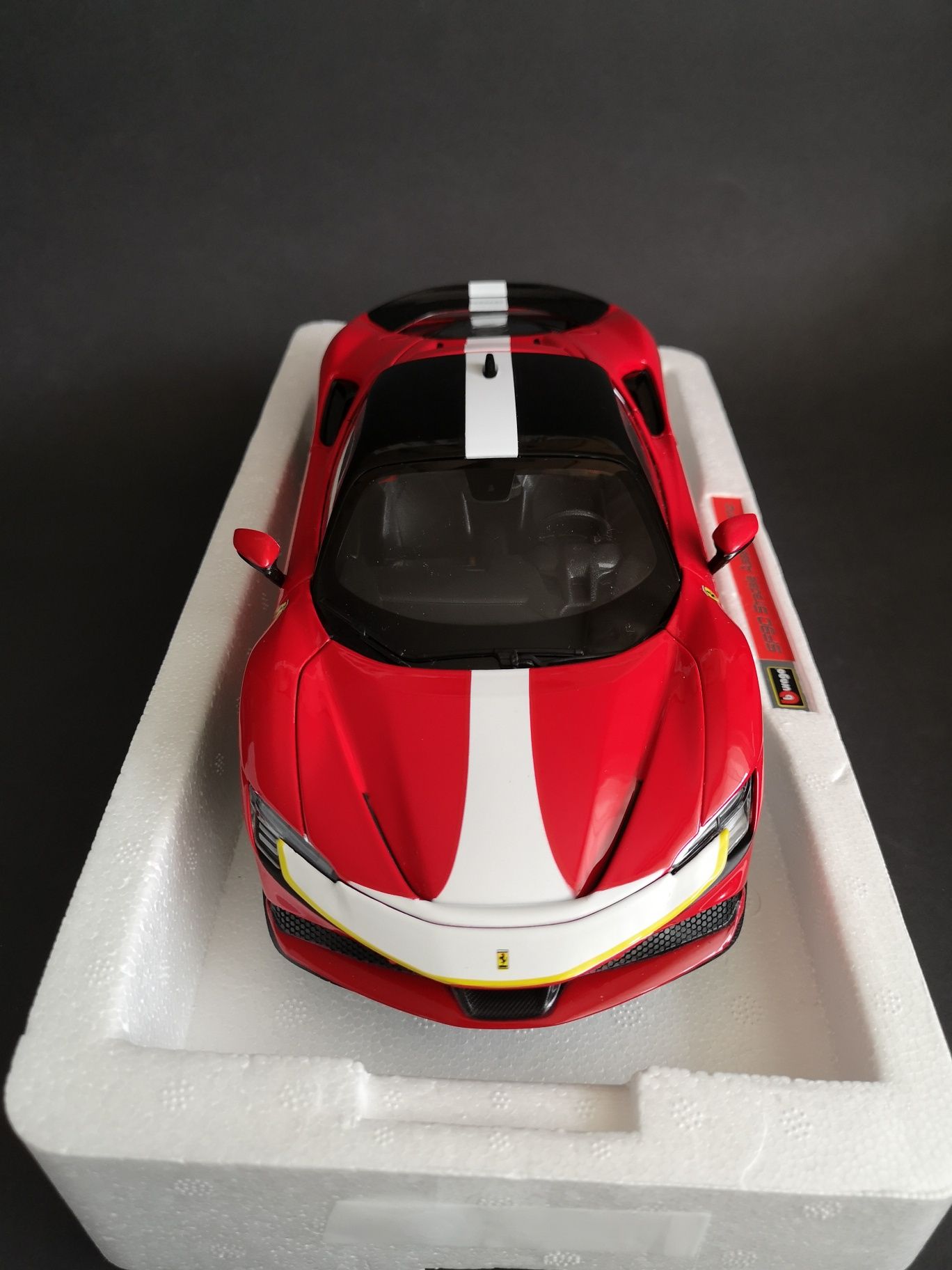 Ferrari SF90 Stradale Assetto Fiorano 2020 Red Bburago Signature 1:18