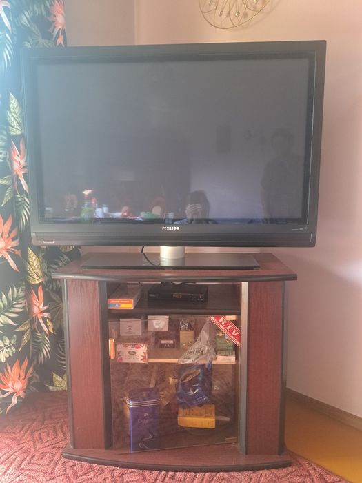 oddam szafe szafkę i tv