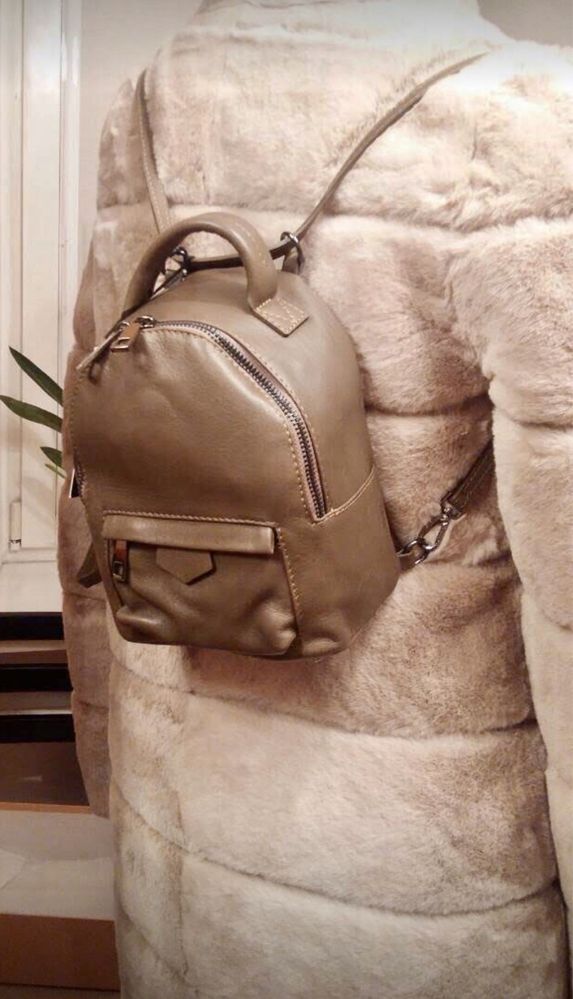 Фирменный рюкзак Leather Contry Италия новый