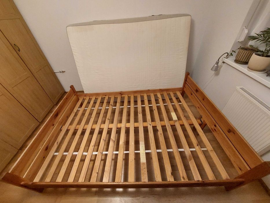 łóżko sosnowe 140x200 +materac Ikea