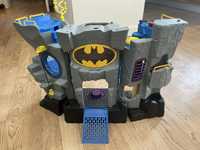 Pałac Batmana z Batmobilem