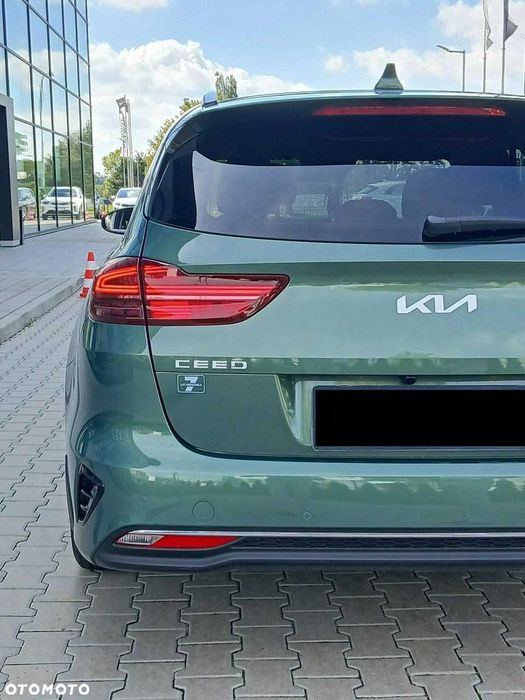 Ceed kombi Tribute  salon Polska