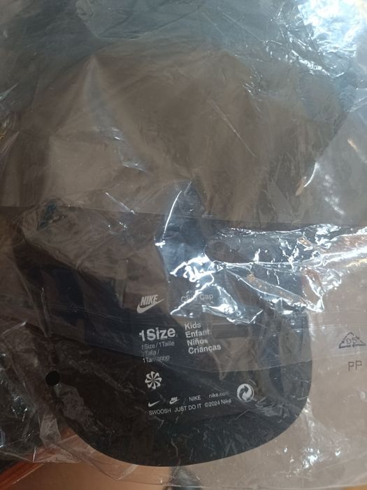 2 chapéus de criança originais da Nike nunca utilizados