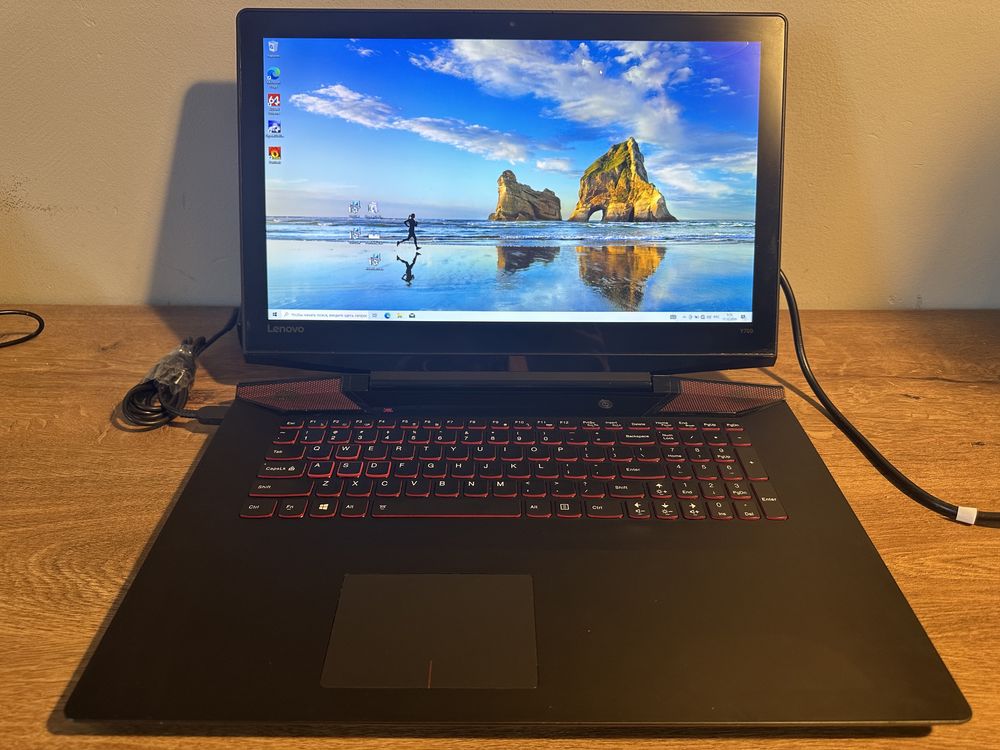 Продам игровой ноутбук Lenovo y700-17isk i5-6300HQ/gtx 960m 4gb