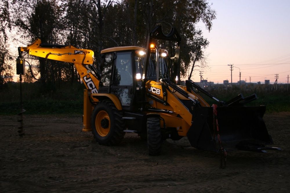 Послуги екскаватора jcb 3cx. Та бобкет.