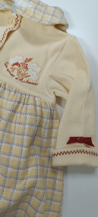 Vestido de inverno de bebé 1 mês. Forrado por dentro.