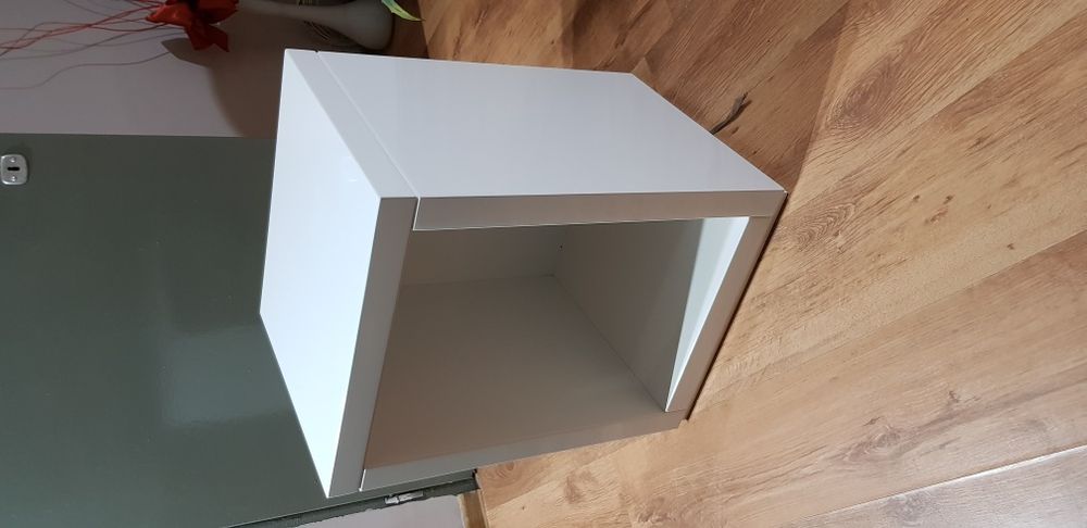 Szafki nocne lakierowane