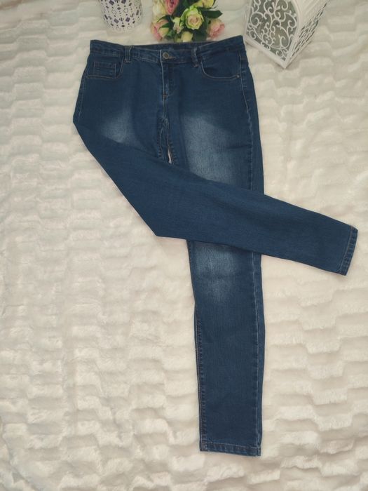 Jeansy Cropp rozmiar z metki M L