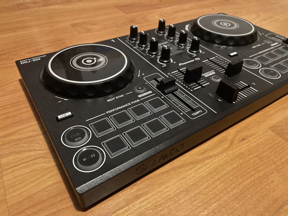 Pioneer ddj 200 como nova