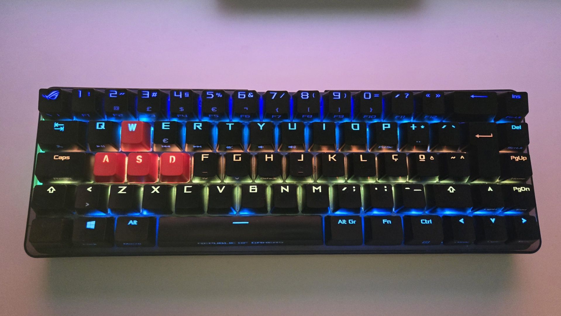 Teclado Mecânico Asus Rog Falchion 65%