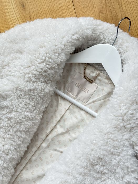 Плюшева шубка guess