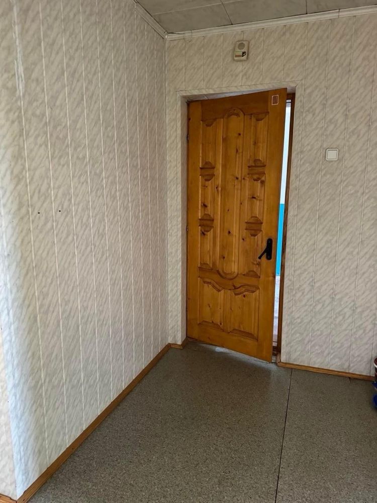 Продається  трьохкімнатна квартира в центрі міста Снятин