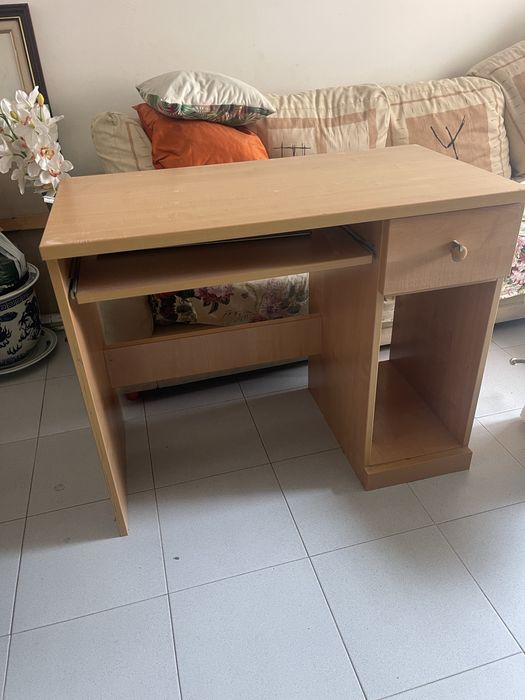 Secretária para computador