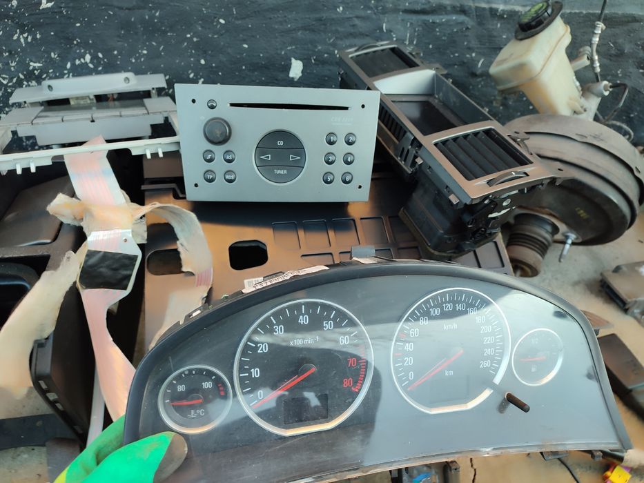 Генератор на Опель Вектра Ц Сигнум Зафира Opel Vectra C Signum Zafira