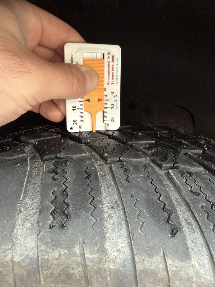 Bridgestone Blizzak LM005 235/60/R18  2020г.