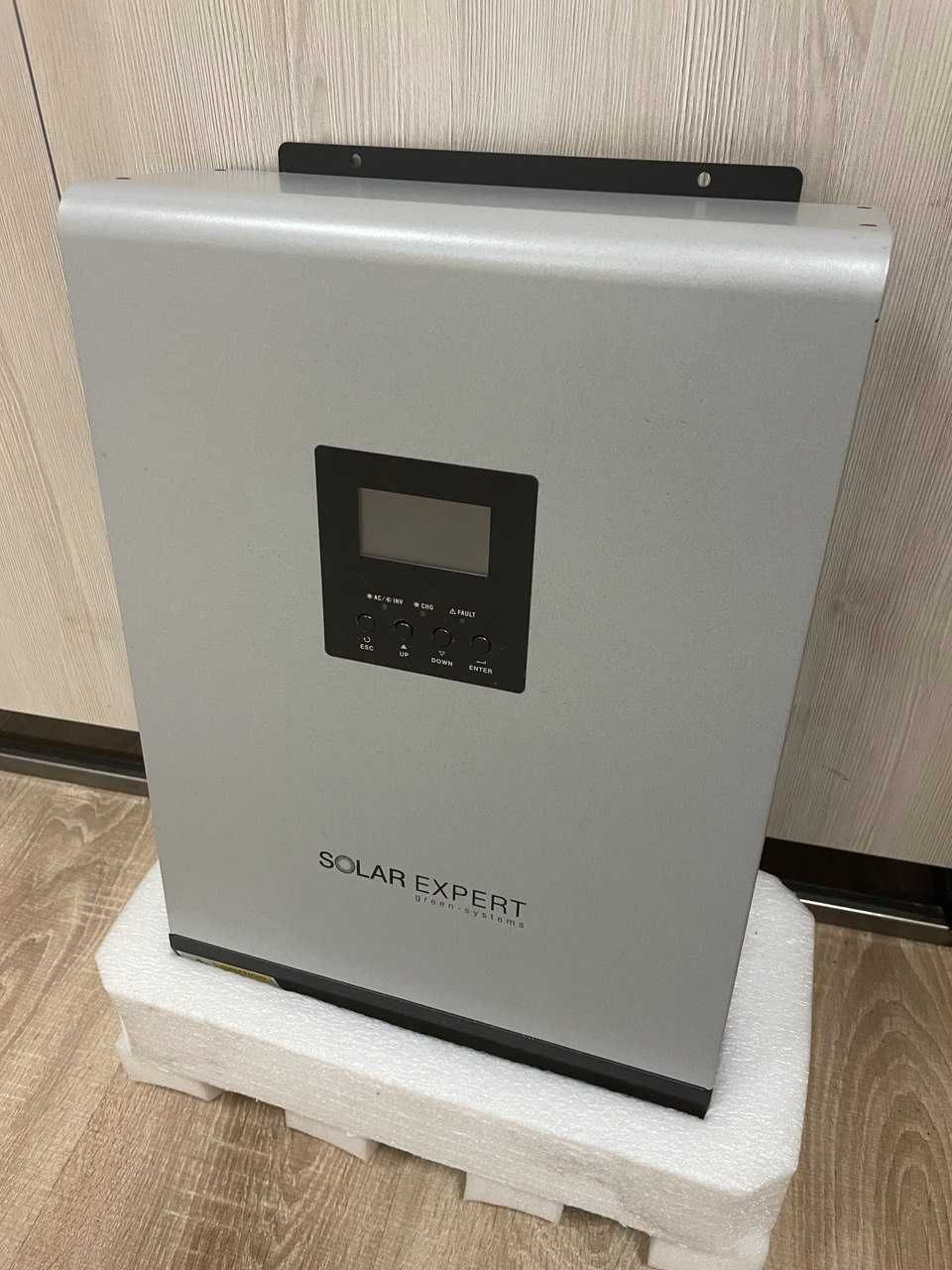 Инвертор напряжения автономный Solar Expert