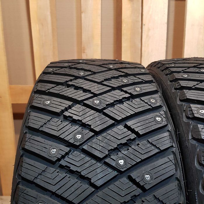GoodYear UltraGrip 235/40/18 10.5мм Шини Зимові (4шт)з Європи НОВІ Р18