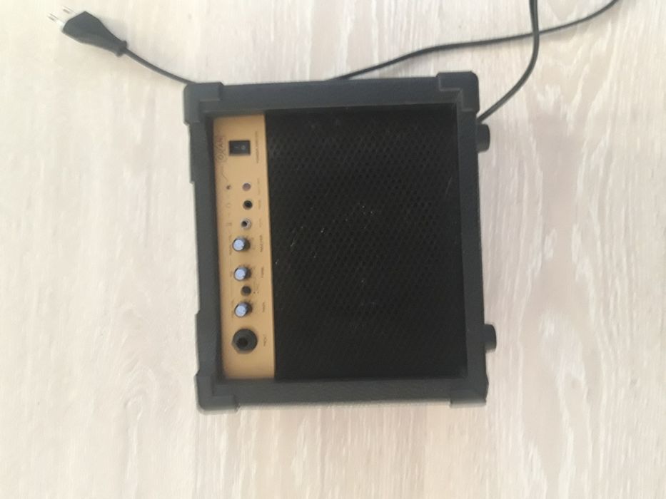 Комбоусилитель "OQAN" 15 ват