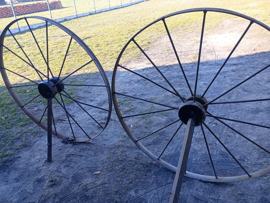 Duże koła żelazne