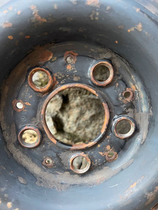 Komplet zimówek Dębica Frigo 185/65 R15 + felgi stalowe 4 szt