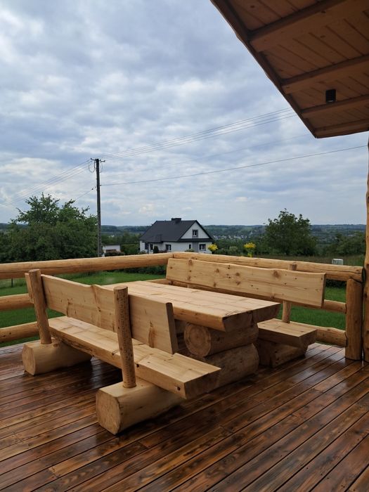 Stolik drewniany wraz z ławkami