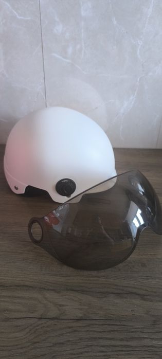 Capacete com viseira bicicleta/ skate etc