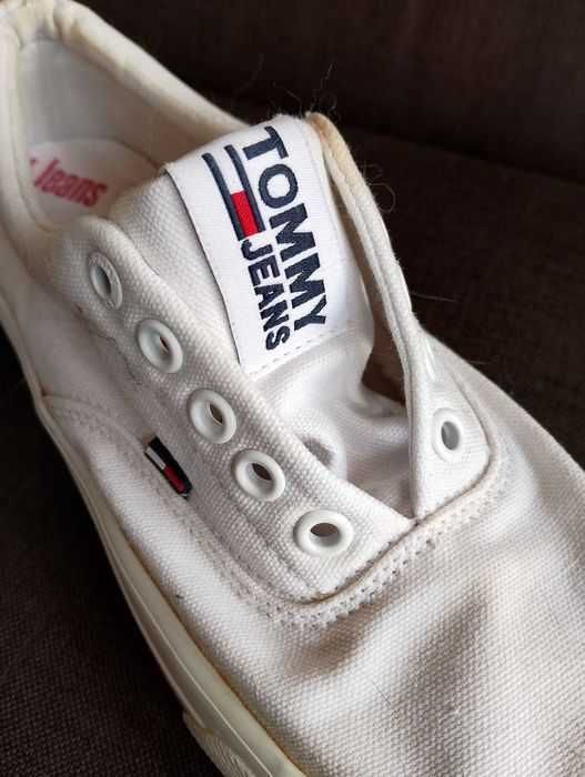 TOMMY HILFIGER. Buty damskie.
