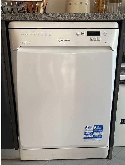 Máquina de Lavar Loiça INDESIT