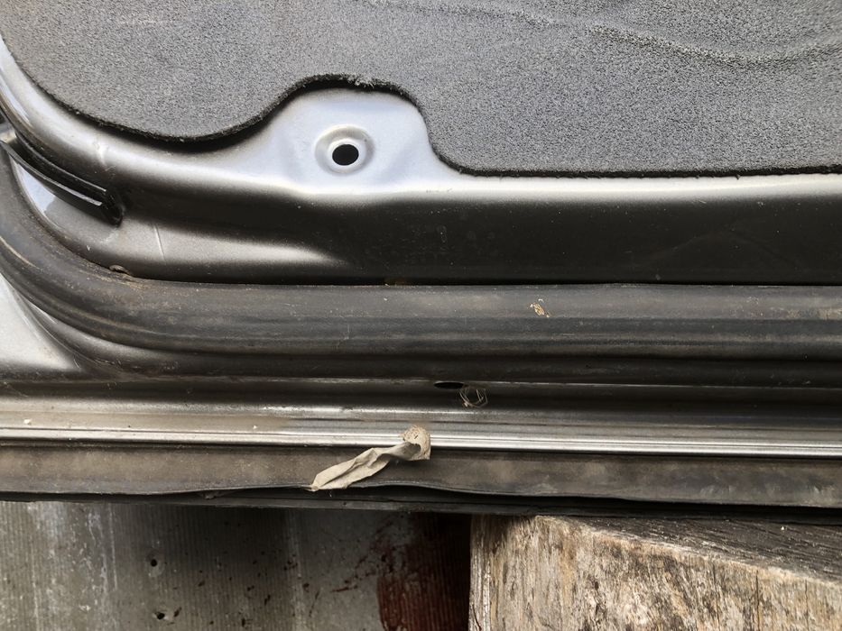 Дверка водійська ауді а4б6