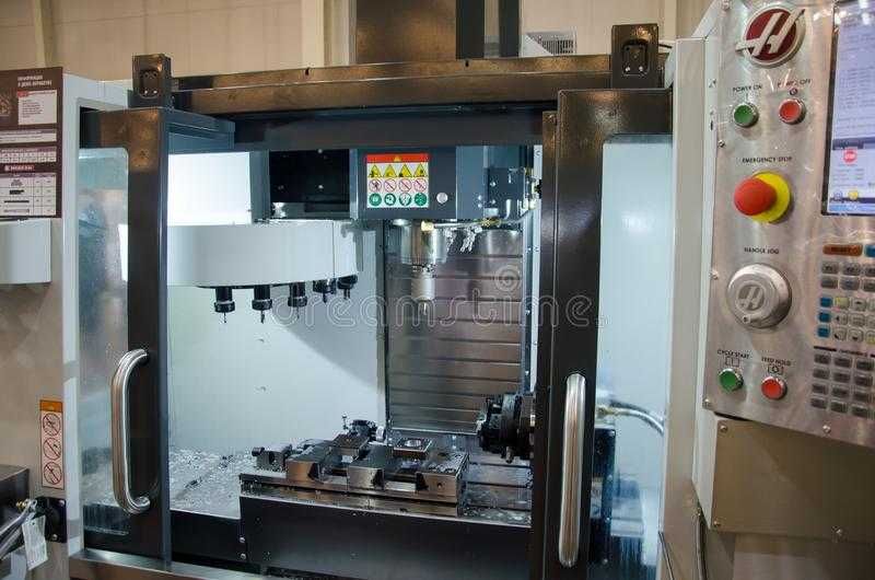Верстат з ЧПУ, оброблювальний центр Haas, Gildemeister, Mazak