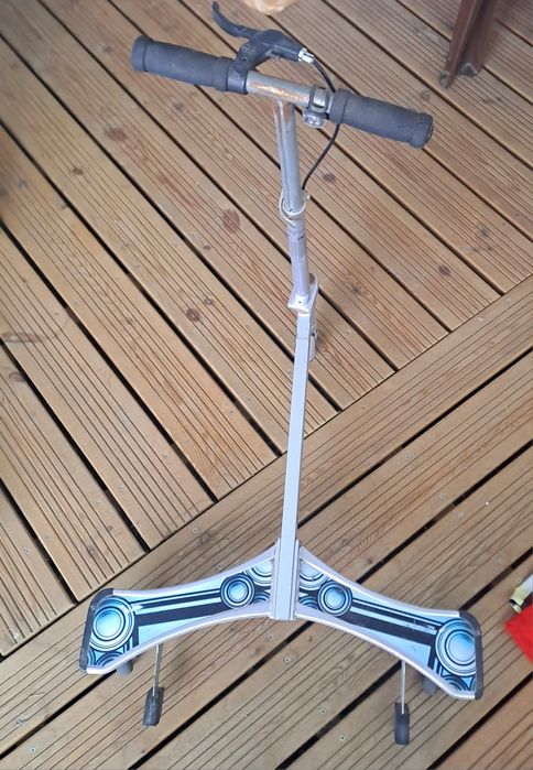 Hulajnoga trójkołowa Razor