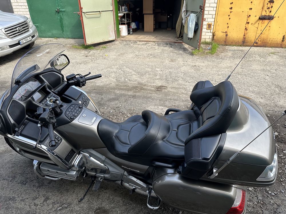 Продам honda GL1800