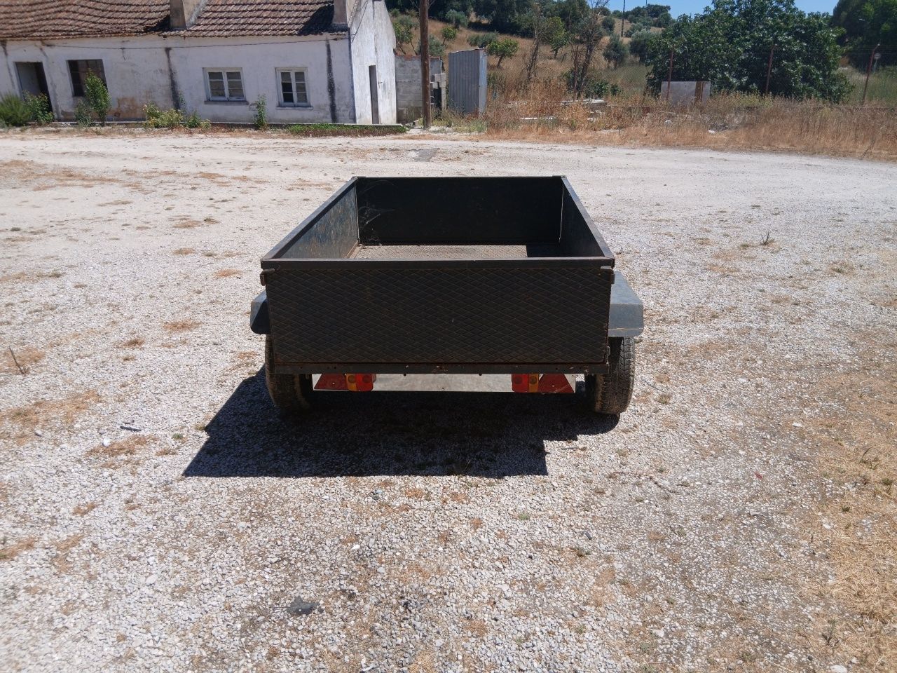 Vendo reboque como novo