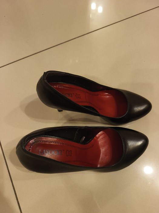 Buty na obcasie Lasocki
