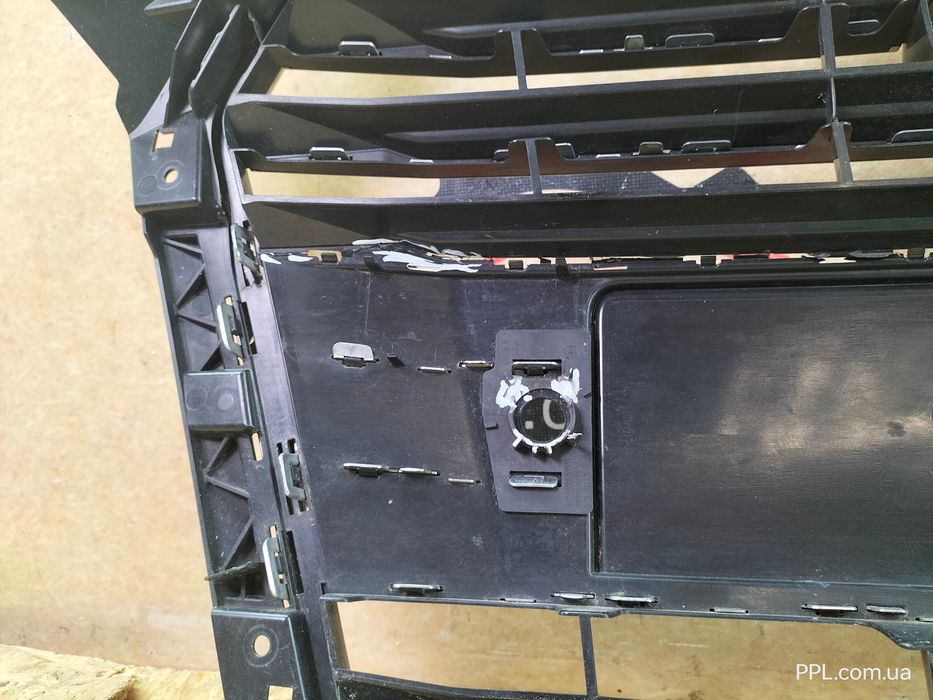 Audi A4 B9 2015-2019 решетка радиатора 8W0853651AB