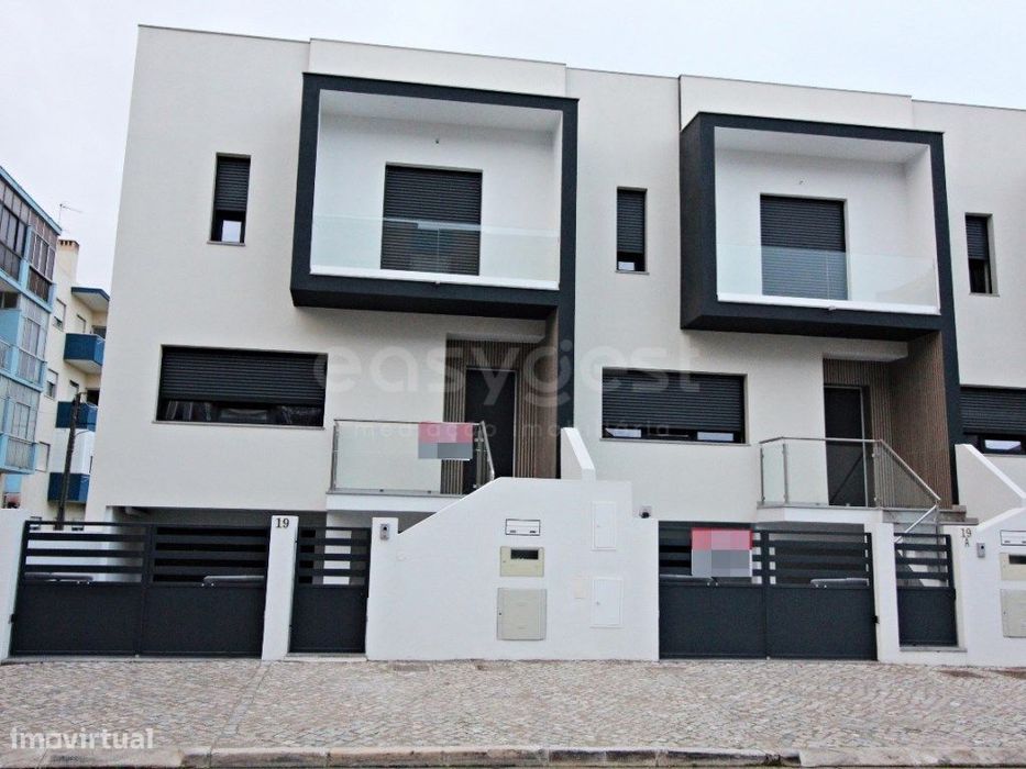 Moradia T4 à venda em Cruz de Pau