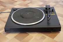 Виниловый проигрыватель Sony PS-LX150H