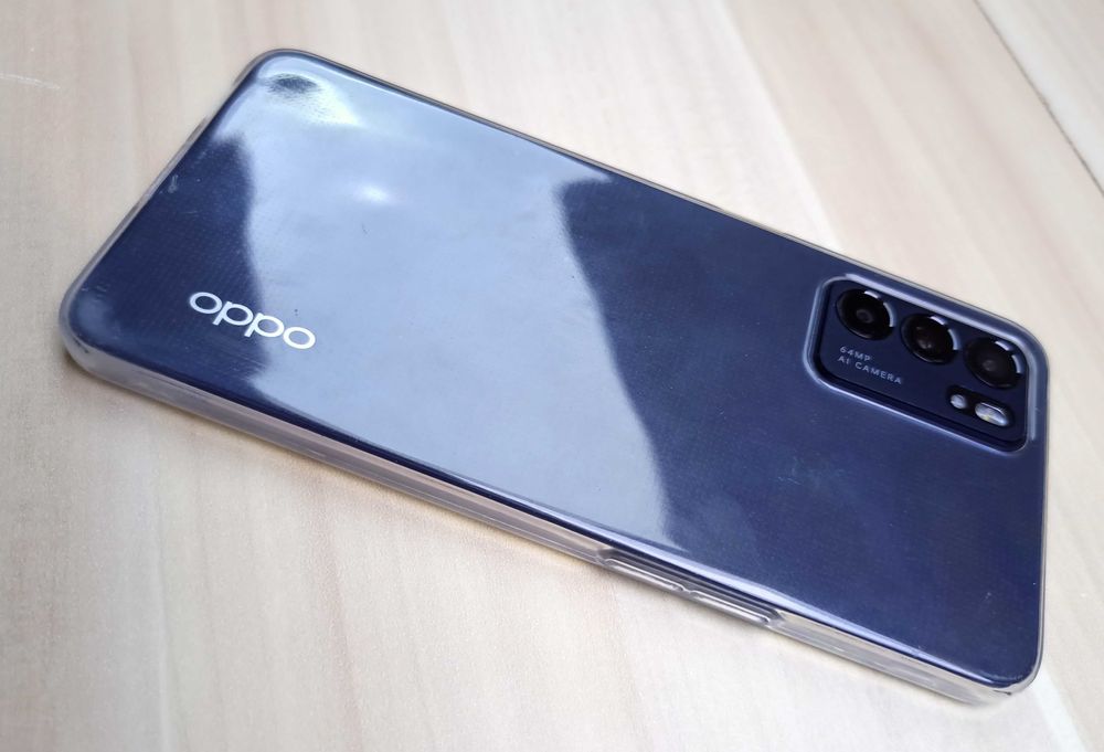 Smartfon Oppo Reno6 5G 8/128GB 64MP 4K czarny jak nowy Android 13 etui